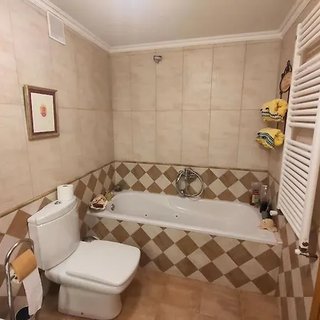 Casa Maitri- Con Piraguas Junto A La Ria * Limpias