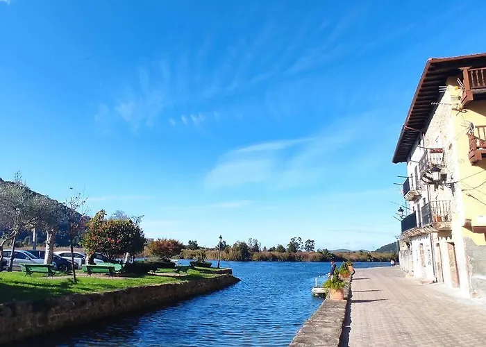 Casa Maitri- Con Piraguas Junto A La Ria