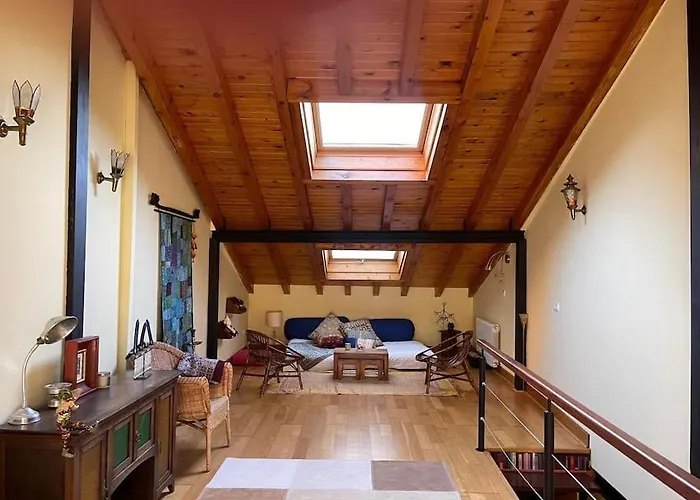 Casa Maitri- Con Piraguas Junto A La Ria