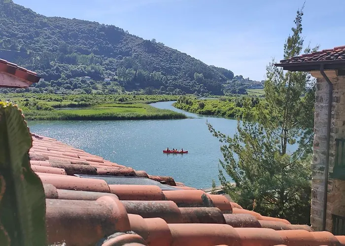 Casa Maitri- Con Piraguas Junto A La Ria *