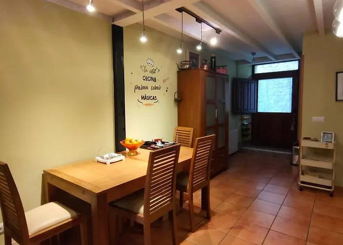 Casa Maitri- Con Piraguas Junto A La Ria